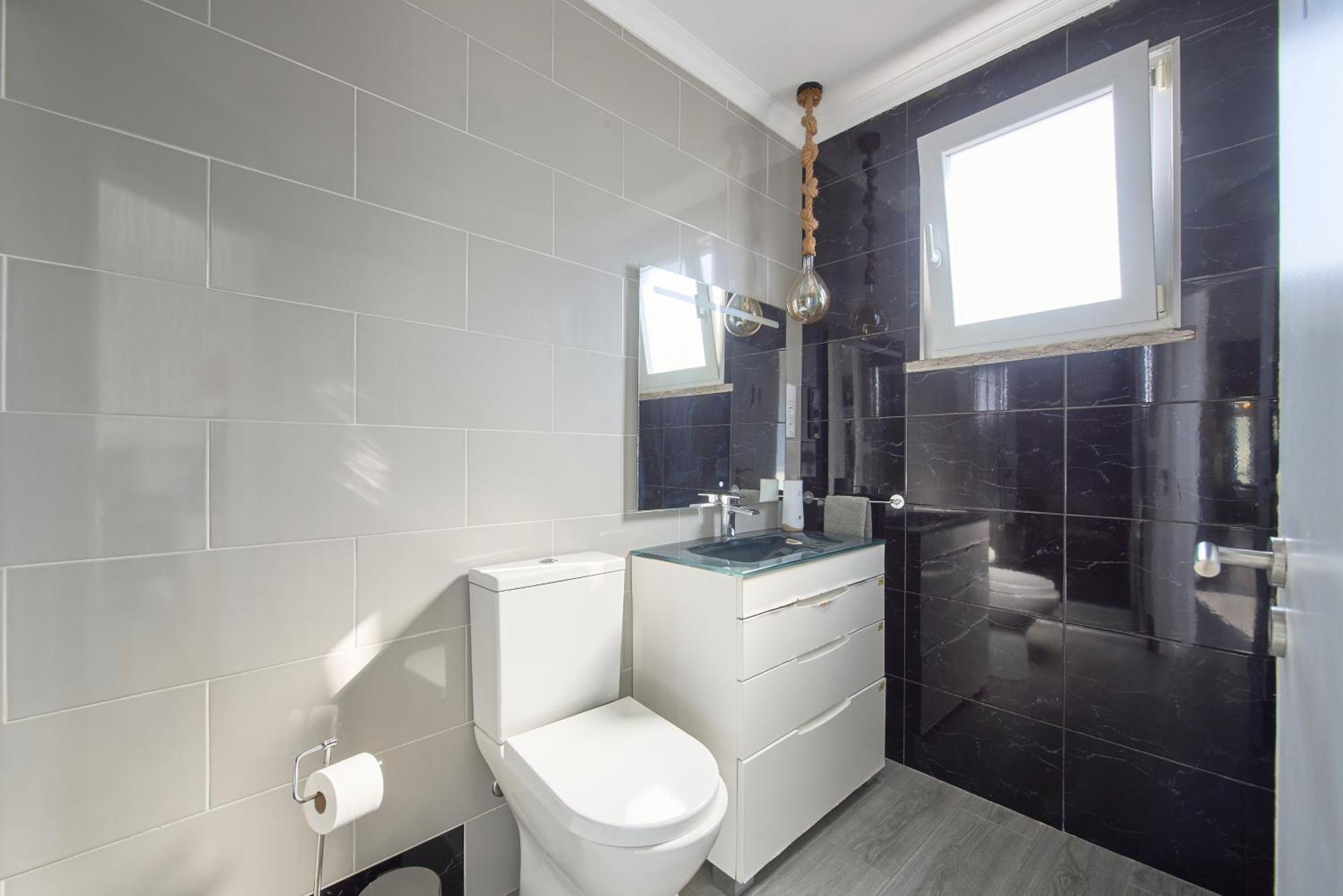 New 3 Bedroom Flat With River On Sight @alameda Lissabon